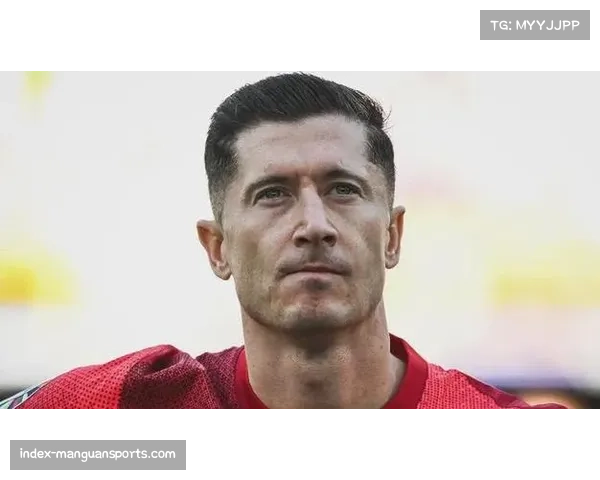 波兰队反击犀利 莱万回撤组织创造威胁 波兰队反击犀利 莱万回撤组织创造威胁